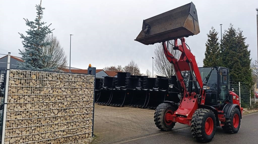 CAT 908 M, bis 35 km/h, Allrad, hydr. Schnellwechsler - Chargeuse sur pneus: photos 3 CAT 908 M, bis 35 km/h, Allrad, hydr. Schnellwechsler - Chargeuse sur pneus: photos 3