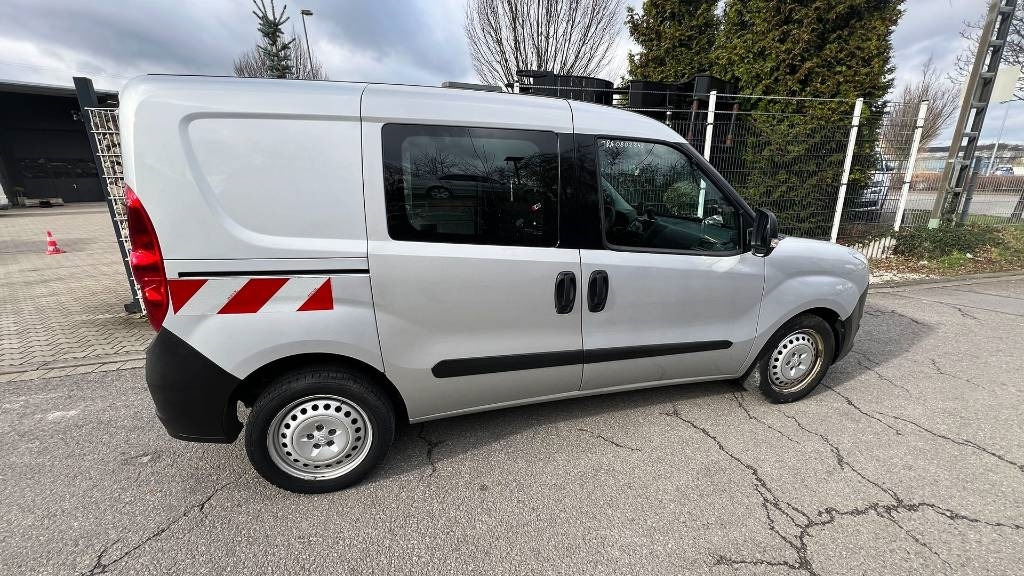 Opel Combo 1.3, Kasten, Transporter, Werkstattschränke - Fourgon: photos 5 Opel Combo 1.3, Kasten, Transporter, Werkstattschränke - Fourgon: photos 5