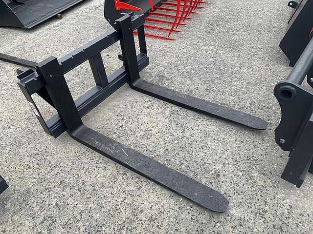 Big Palettengabel 2 t passend zu Volvo L30 Aufnahme - Fourches pour Matériel de manutention: photos 1 Big Palettengabel 2 t passend zu Volvo L30 Aufnahme - Fourches pour Matériel de manutention: photos 1