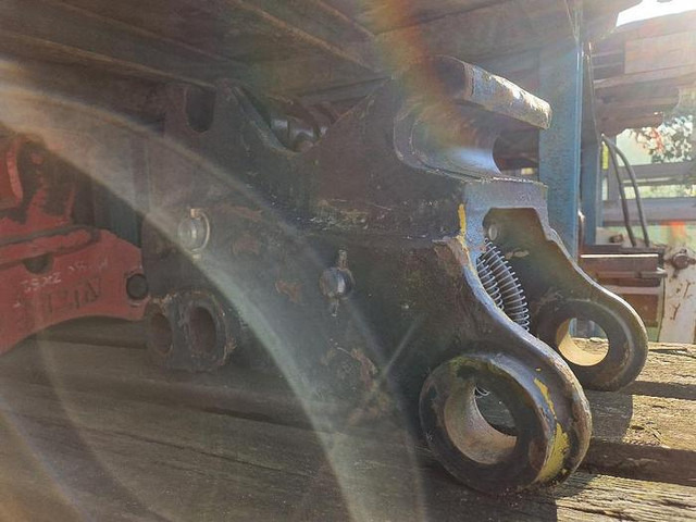 Miller Schnellwechsler passend zu MF / Fermec / Terex Baggerlader - Attache rapide: photos 2 Miller Schnellwechsler passend zu MF / Fermec / Terex Baggerlader - Attache rapide: photos 2