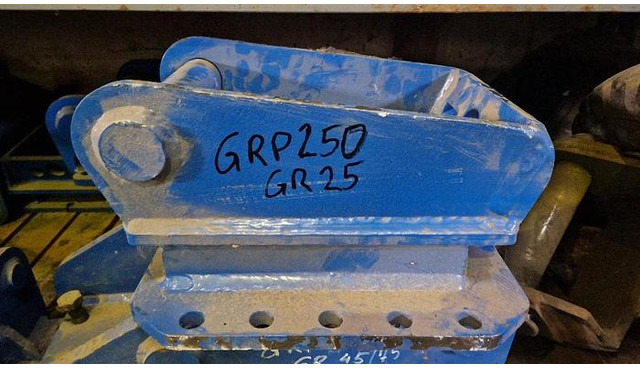 Mustang Abbruch & Sortiergreifer Anschraubplatte zu Mustang GRP250 / GR25 - Marteau hydraulique: photos 3 Mustang Abbruch & Sortiergreifer Anschraubplatte zu Mustang GRP250 / GR25 - Marteau hydraulique: photos 3