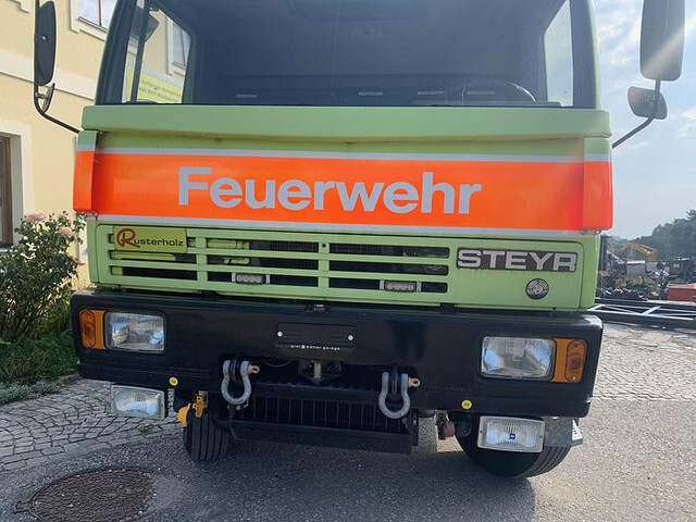 Steyr 15S31 4x4 Feuerwehrfahrzeug - Camion de pompier: photos 5 Steyr 15S31 4x4 Feuerwehrfahrzeug - Camion de pompier: photos 5