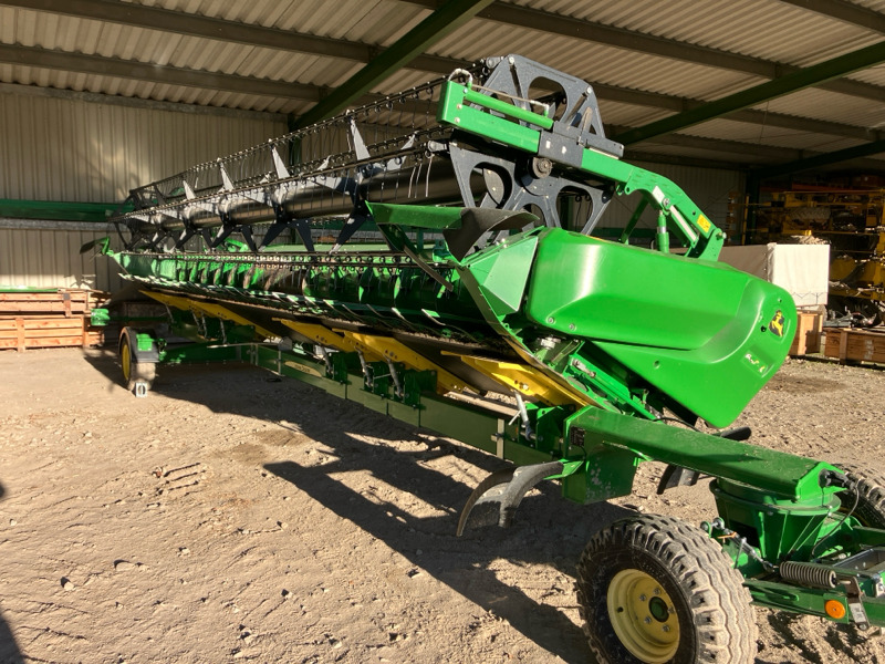 Moissonneuse-batteuse John Deere T670i mit 630X Schneidwerk: photos 9 Moissonneuse-batteuse John Deere T670i mit 630X Schneidwerk: photos 9
