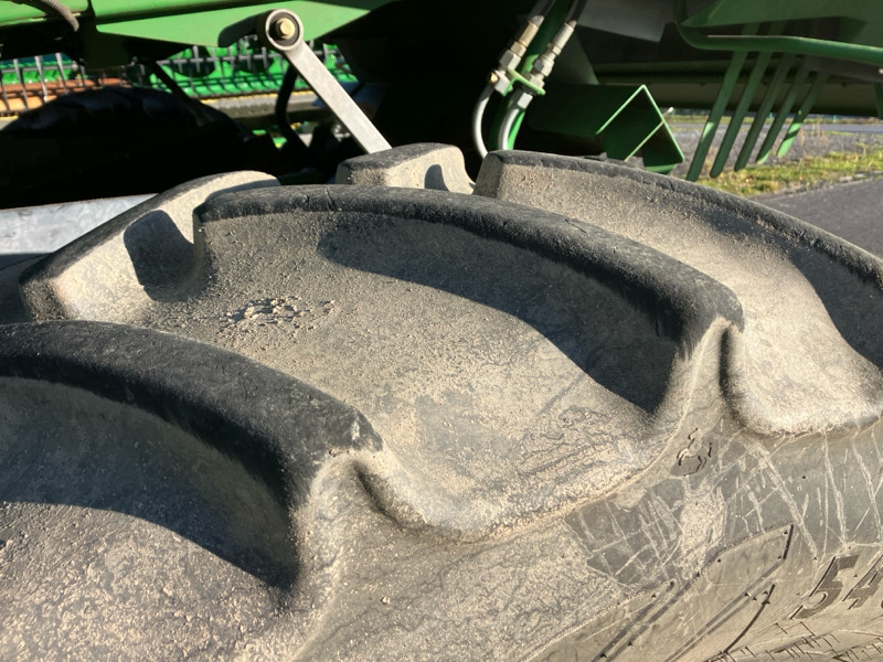 Moissonneuse-batteuse John Deere T670i mit 630X Schneidwerk: photos 20 Moissonneuse-batteuse John Deere T670i mit 630X Schneidwerk: photos 20