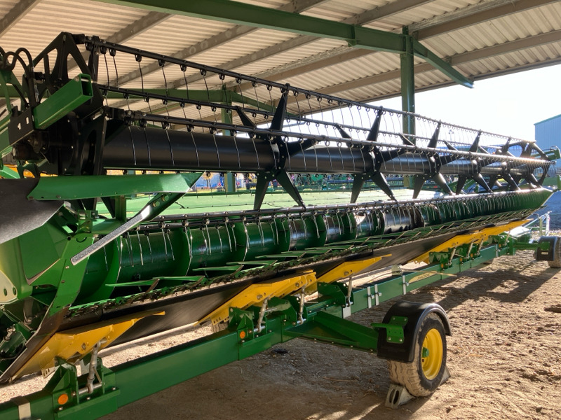 Moissonneuse-batteuse John Deere T670i mit 630X Schneidwerk: photos 8 Moissonneuse-batteuse John Deere T670i mit 630X Schneidwerk: photos 8