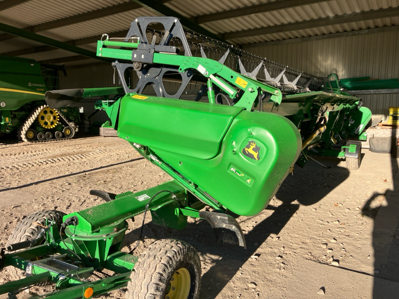 Moissonneuse-batteuse John Deere T670i mit 630X Schneidwerk: photos 10 Moissonneuse-batteuse John Deere T670i mit 630X Schneidwerk: photos 10