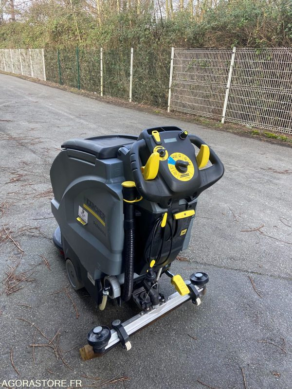 AUTOLAVEUSE AUTOTRACTEE KARCHER - 2019 - Autolaveuse: photos 2 AUTOLAVEUSE AUTOTRACTEE KARCHER - 2019 - Autolaveuse: photos 2