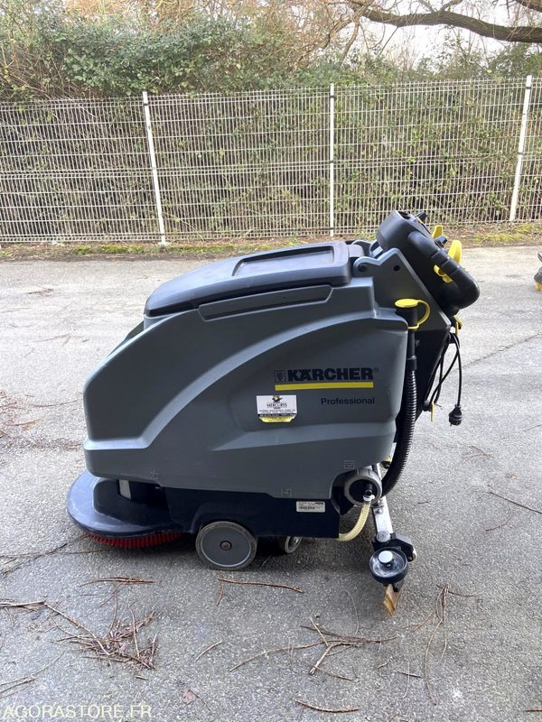 AUTOLAVEUSE AUTOTRACTEE KARCHER - 2019 - Autolaveuse: photos 1 AUTOLAVEUSE AUTOTRACTEE KARCHER - 2019 - Autolaveuse: photos 1