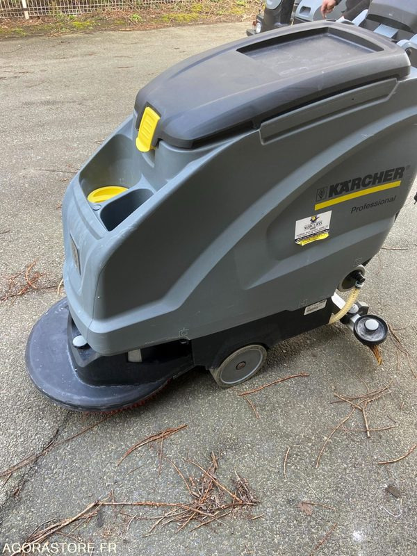 AUTOLAVEUSE AUTOTRACTEE KARCHER - 2019 - Autolaveuse: photos 3 AUTOLAVEUSE AUTOTRACTEE KARCHER - 2019 - Autolaveuse: photos 3