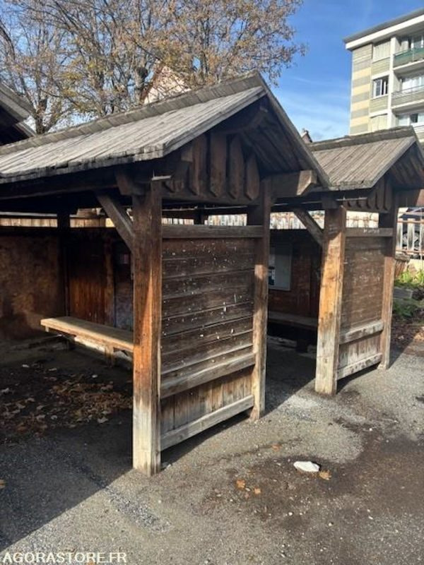 Lot de 2 abris bus bois - Autre matériel: photos 2 Lot de 2 abris bus bois - Autre matériel: photos 2