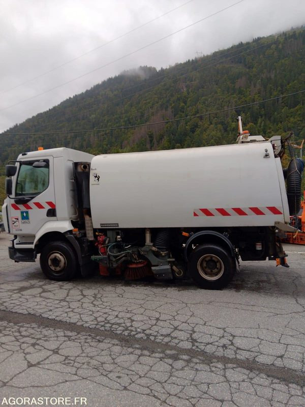 BALAYEUSE de Voiries- RENAULT MIDLUM 220 DXI avec aspiratrice EUROVOIRIE - Balayeuse de voirie: photos 5 BALAYEUSE de Voiries- RENAULT MIDLUM 220 DXI avec aspiratrice EUROVOIRIE - Balayeuse de voirie: photos 5