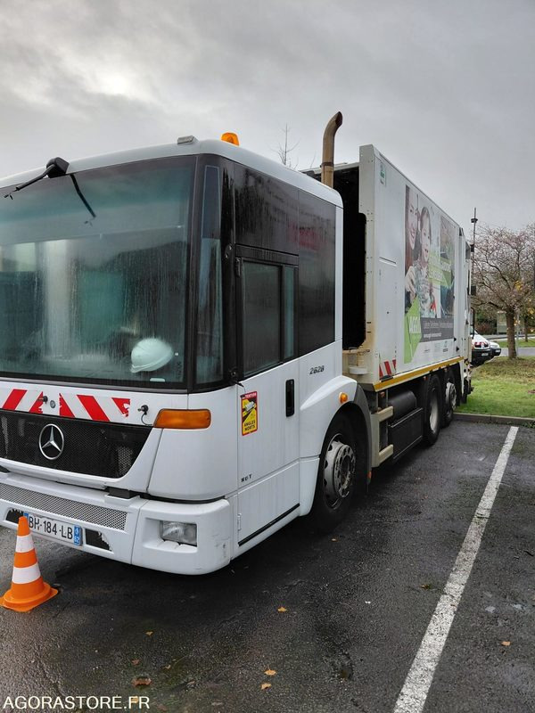 BOM MECEDES ECONIC (FERAILLE) - Benne à ordures ménagères: photos 2 BOM MECEDES ECONIC (FERAILLE) - Benne à ordures ménagères: photos 2