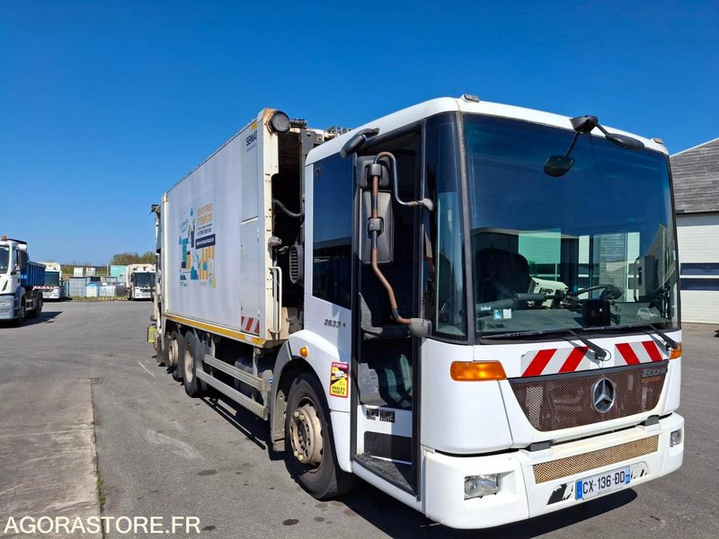 BOM Mercedes Econic 2013 240330 kms - Benne à ordures ménagères: photos 1 BOM Mercedes Econic 2013 240330 kms - Benne à ordures ménagères: photos 1