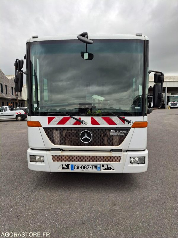 BOM Mercedes Econic 292045 kms 2013 - Benne à ordures ménagères: photos 2 BOM Mercedes Econic 292045 kms 2013 - Benne à ordures ménagères: photos 2