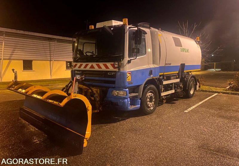 Balayeuse DAF haute pression - 2006 / 460 638 KMS - Balayeuse de voirie: photos 2 Balayeuse DAF haute pression - 2006 / 460 638 KMS - Balayeuse de voirie: photos 2