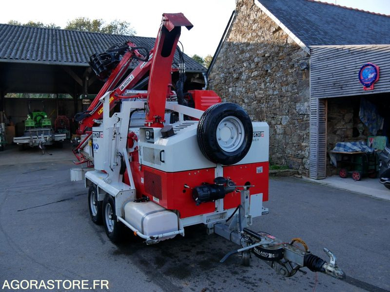 Broyeur Multi végétaux avec grue radiocommandée BUGNOT BVE11 - Matériel de jardinage: photos 5 Broyeur Multi végétaux avec grue radiocommandée BUGNOT BVE11 - Matériel de jardinage: photos 5