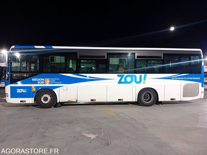 CAR IRISBUS RECREO N°11411 MEC 2009 - KM 264000 - Bus scolaire: photos 3 CAR IRISBUS RECREO N°11411 MEC 2009 - KM 264000 - Bus scolaire: photos 3