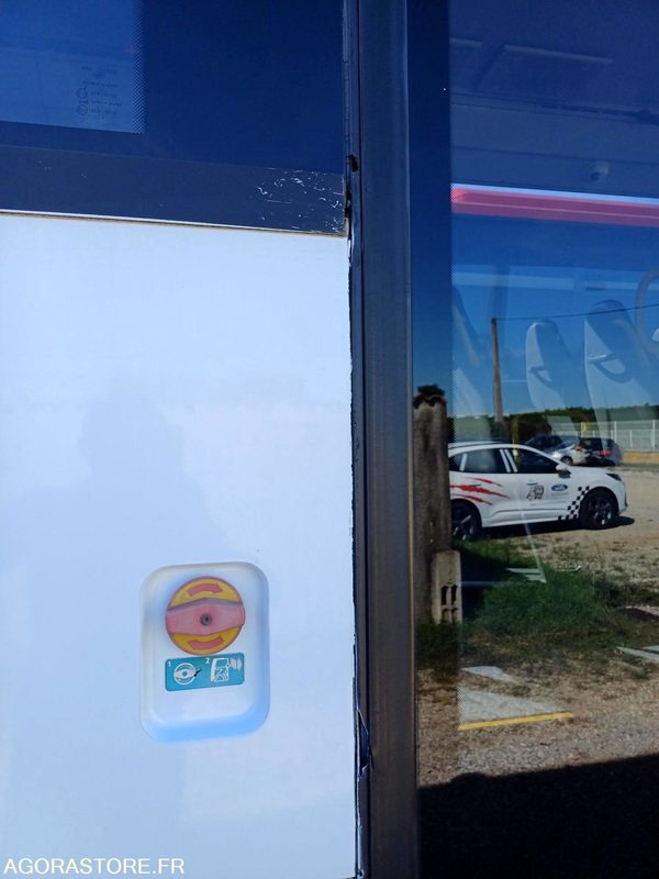 CAR MERCEDES BENZ INTOURO 21886 (6109) MEC 30/12/2009 335477 KM AJ-792-BQ - Bus scolaire: photos 4 CAR MERCEDES BENZ INTOURO 21886 (6109) MEC 30/12/2009 335477 KM AJ-792-BQ - Bus scolaire: photos 4