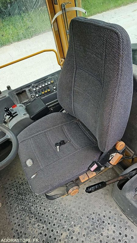 Chargeuse CHARGEUR SUR PNEUS VOLVO L50D - 2003 / 4066 HEURES: photos 18