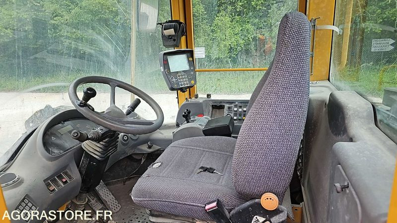 Chargeuse CHARGEUR SUR PNEUS VOLVO L50D - 2003 / 4066 HEURES: photos 19