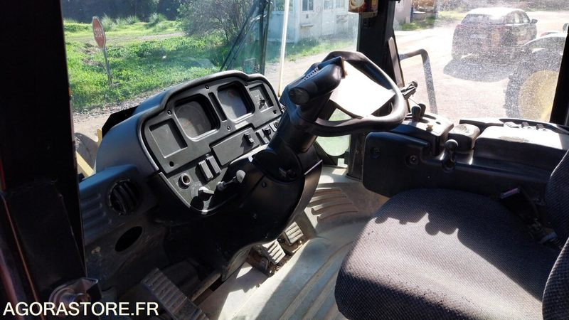 CHARGEUSE CAT 950G de 2004 - 19 195 heures (R3B143) - Chargeuse: photos 2 CHARGEUSE CAT 950G de 2004 - 19 195 heures (R3B143) - Chargeuse: photos 2