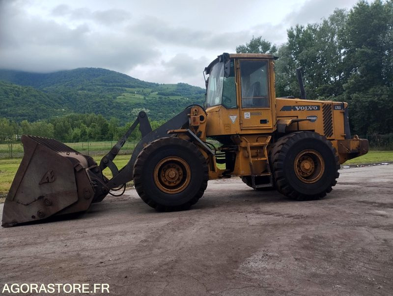 CHARGEUSE SUR PNEUS VOLVO L70D de 2000 n°17603 A REPARER - Chargeuse: photos 5 CHARGEUSE SUR PNEUS VOLVO L70D de 2000 n°17603 A REPARER - Chargeuse: photos 5