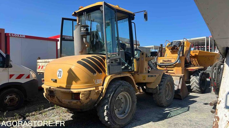CHARGEUSE VOLVO L 30 B1000 PRO - 2007 / 12 157 HEURES - Chargeuse: photos 1 CHARGEUSE VOLVO L 30 B1000 PRO - 2007 / 12 157 HEURES - Chargeuse: photos 1