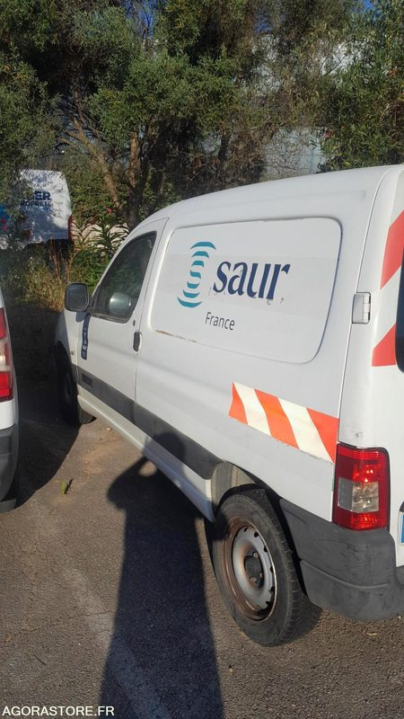 CITROEN BERLINGO BC058ZE // 2010 NON ROULANT // ETAT INCONNU - Fourgonnette: photos 4 CITROEN BERLINGO BC058ZE // 2010 NON ROULANT // ETAT INCONNU - Fourgonnette: photos 4