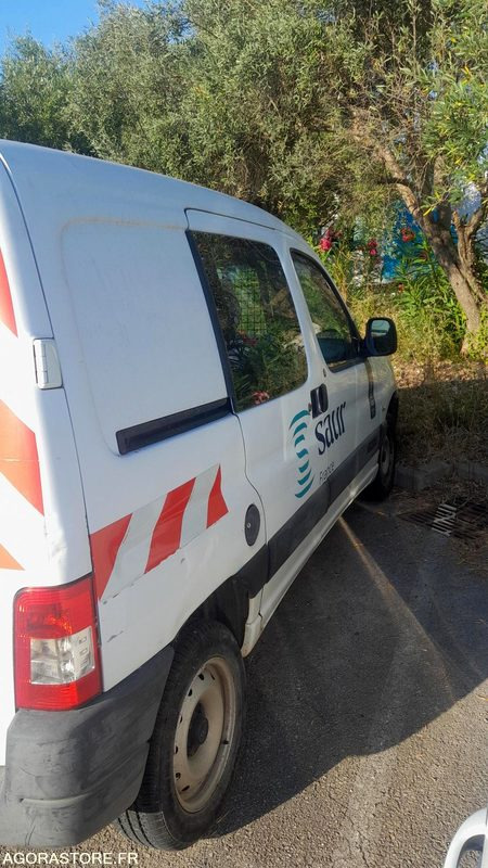 CITROEN BERLINGO BC058ZE // 2010 NON ROULANT // ETAT INCONNU - Fourgonnette: photos 2 CITROEN BERLINGO BC058ZE // 2010 NON ROULANT // ETAT INCONNU - Fourgonnette: photos 2