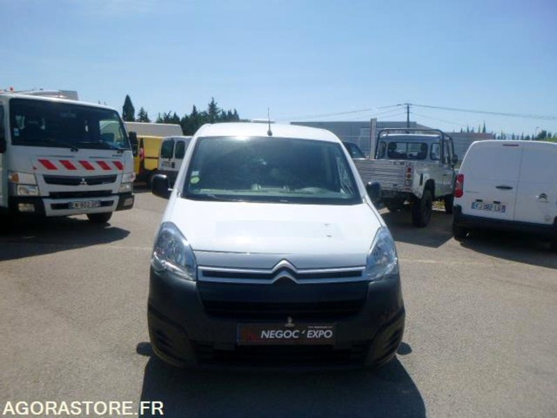 CITROEN BERLINGO UTILITAIRE BOITE AUTO - Fourgonnette: photos 2 CITROEN BERLINGO UTILITAIRE BOITE AUTO - Fourgonnette: photos 2