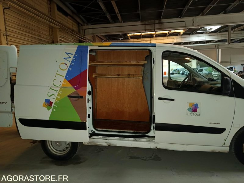 CITROEN JUMPY AE-644-HJ 184773kms 2009 - Fourgon utilitaire: photos 3 CITROEN JUMPY AE-644-HJ 184773kms 2009 - Fourgon utilitaire: photos 3