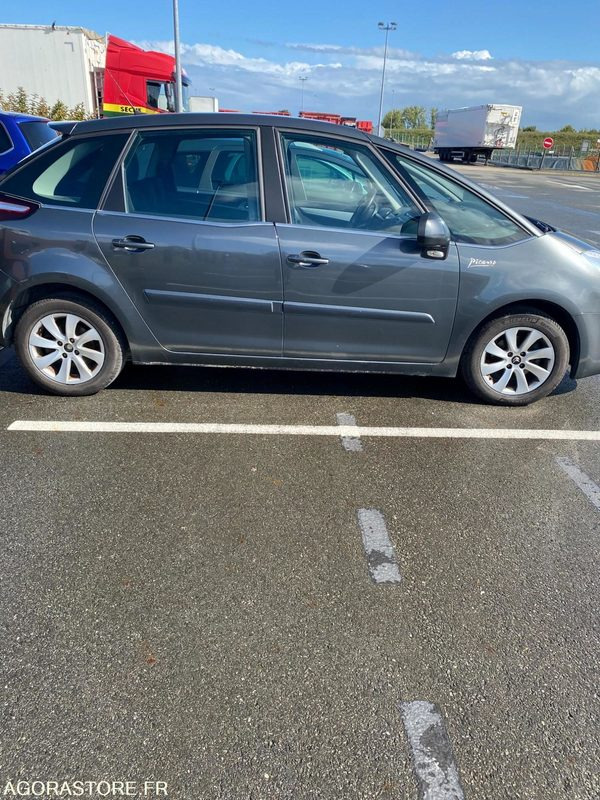 CITROEN PICASSO // CT-011-LS // 2013 - 215 102 KM - Voiture: photos 4 CITROEN PICASSO // CT-011-LS // 2013 - 215 102 KM - Voiture: photos 4