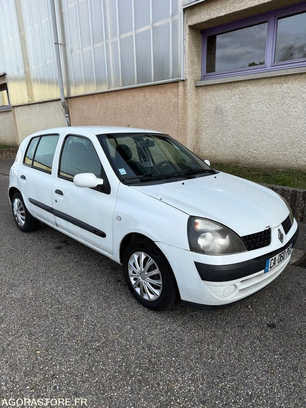 CLIO II 1.5L DCI 65CH CLIM - Voiture: photos 2 CLIO II 1.5L DCI 65CH CLIM - Voiture: photos 2