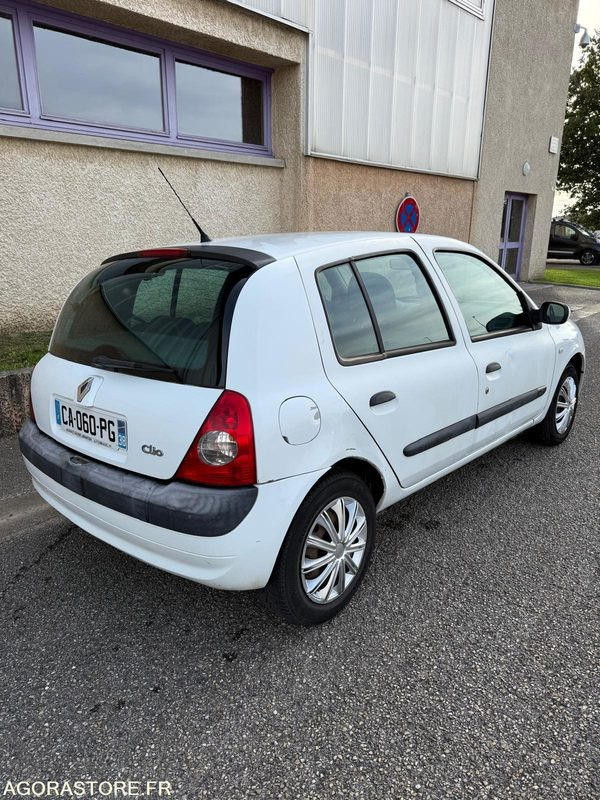 CLIO II 1.5L DCI 65CH CLIM - Voiture: photos 3 CLIO II 1.5L DCI 65CH CLIM - Voiture: photos 3
