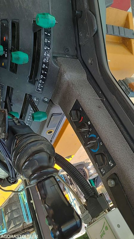 CN 071 QD - RENAULT TEMIS 610X - 2004 - H3922EA3921365 - Tracteur agricole: photos 5 CN 071 QD - RENAULT TEMIS 610X - 2004 - H3922EA3921365 - Tracteur agricole: photos 5