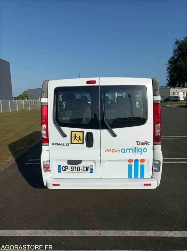 CP-910-CW - Roulant - RENAULT TRAFIC - VP - 9 Places - 308 000 Kms - Minibus, Transport de personnes: photos 5 CP-910-CW - Roulant - RENAULT TRAFIC - VP - 9 Places - 308 000 Kms - Minibus, Transport de personnes: photos 5