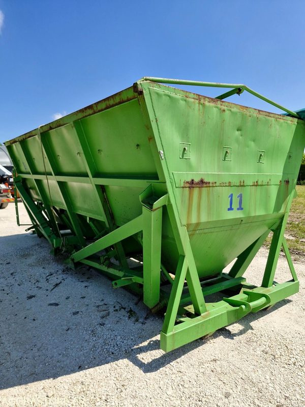 BENNE à pieds 4 compartiments en inox + bâche bon état - Camion: photos 2 BENNE à pieds 4 compartiments en inox + bâche bon état - Camion: photos 2