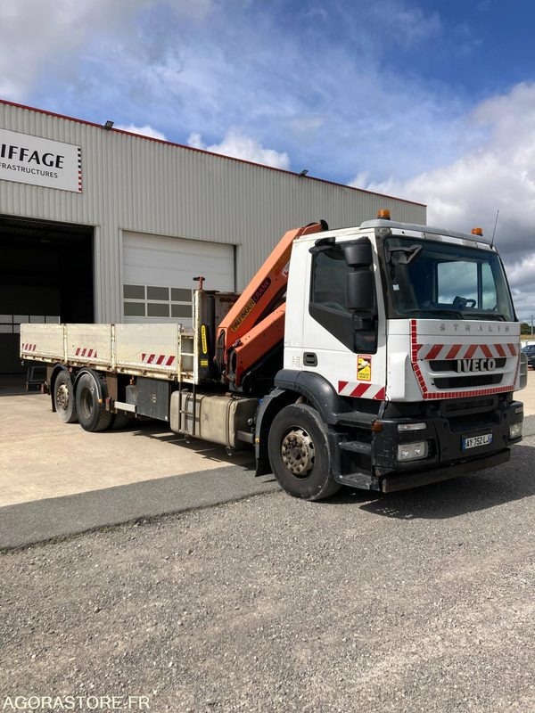 CAMION PLATEAU 6x2 IVECO STRALIS 260S31 + GRUE PK15500 - Année 2008 - 483 000 km - Camion: photos 3 CAMION PLATEAU 6x2 IVECO STRALIS 260S31 + GRUE PK15500 - Année 2008 - 483 000 km - Camion: photos 3