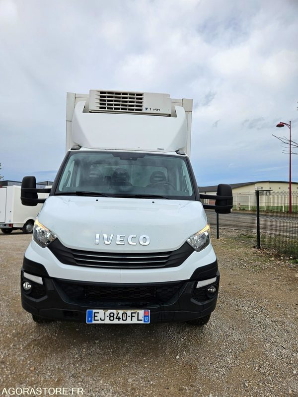 Camion IVECO DAILY 72C21 PORTE VIANDE FRIGORIFIQUE - 2017: photos 11 Camion IVECO DAILY 72C21 PORTE VIANDE FRIGORIFIQUE - 2017: photos 11