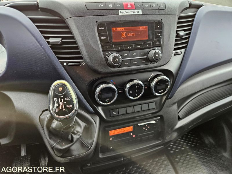 Camion IVECO DAILY 72C21 PORTE VIANDE FRIGORIFIQUE - 2017: photos 7 Camion IVECO DAILY 72C21 PORTE VIANDE FRIGORIFIQUE - 2017: photos 7