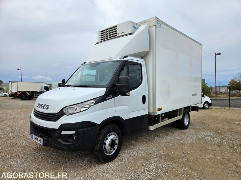 Camion IVECO DAILY 72C21 PORTE VIANDE FRIGORIFIQUE - 2017: photos 10 Camion IVECO DAILY 72C21 PORTE VIANDE FRIGORIFIQUE - 2017: photos 10