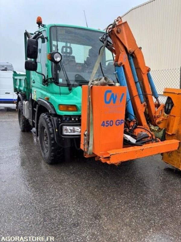 MERCEDES UNIMOG U300C VERSION COMMUNALE 2003 38210 KM + EPAREUSE CMV 450GP - Camion: photos 1 MERCEDES UNIMOG U300C VERSION COMMUNALE 2003 38210 KM + EPAREUSE CMV 450GP - Camion: photos 1