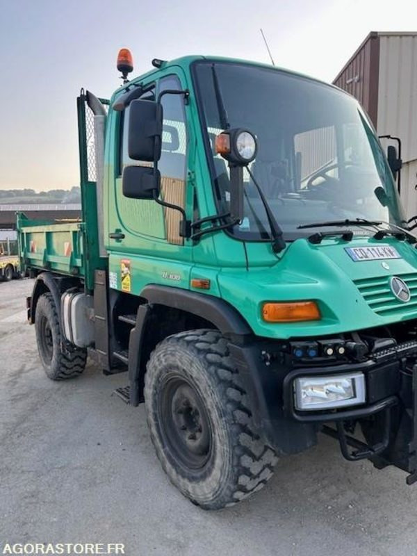 MERCEDES UNIMOG U300C VERSION COMMUNALE 2003 38210 KM + EPAREUSE CMV 450GP - Camion: photos 4 MERCEDES UNIMOG U300C VERSION COMMUNALE 2003 38210 KM + EPAREUSE CMV 450GP - Camion: photos 4