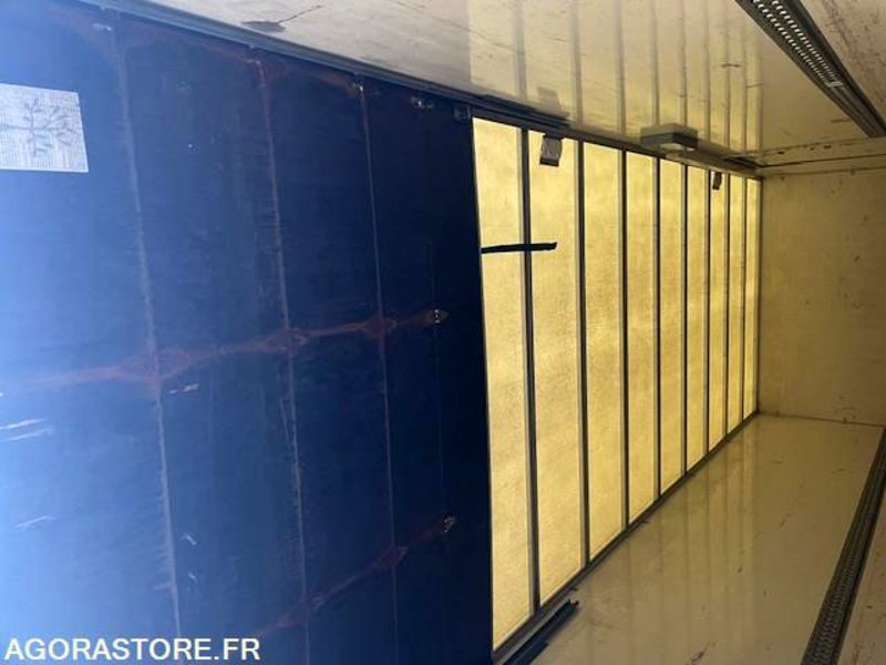 Camion Mercedes Atego 2017 Boite automatique: photos 21