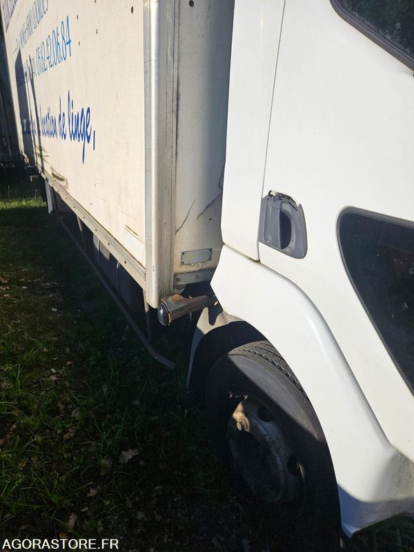 PL-RENAULT MIDLUM- 407653Km-2005 - Camion: photos 2 PL-RENAULT MIDLUM- 407653Km-2005 - Camion: photos 2
