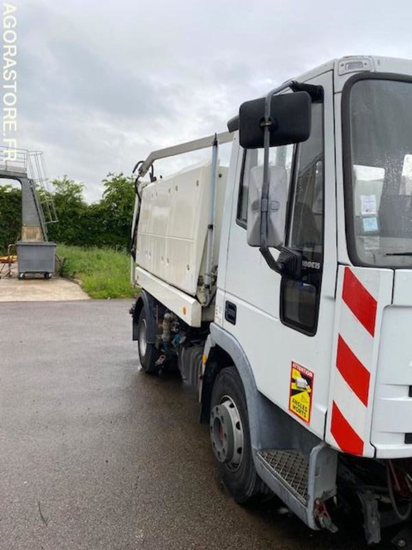 PL laveuse IVECO 100E15 1995 - Camion: photos 2 PL laveuse IVECO 100E15 1995 - Camion: photos 2