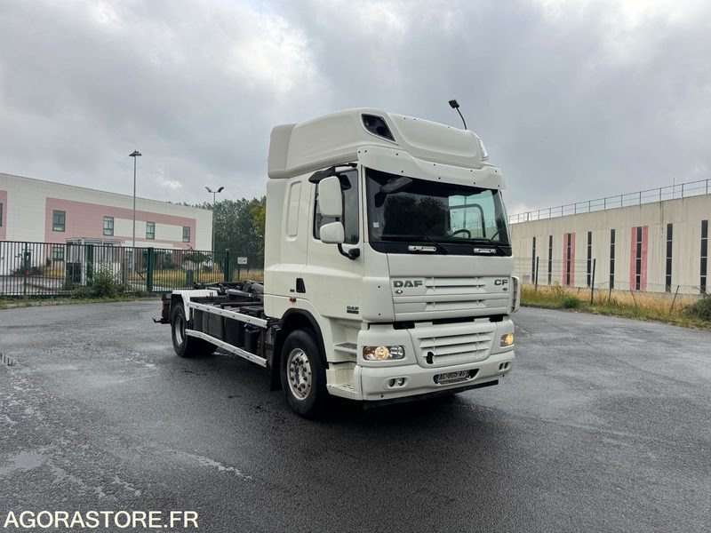 Porteur DAF CF460 19T Ampliroll GUIMA - 2009 - 801000km - Camion: photos 2 Porteur DAF CF460 19T Ampliroll GUIMA - 2009 - 801000km - Camion: photos 2