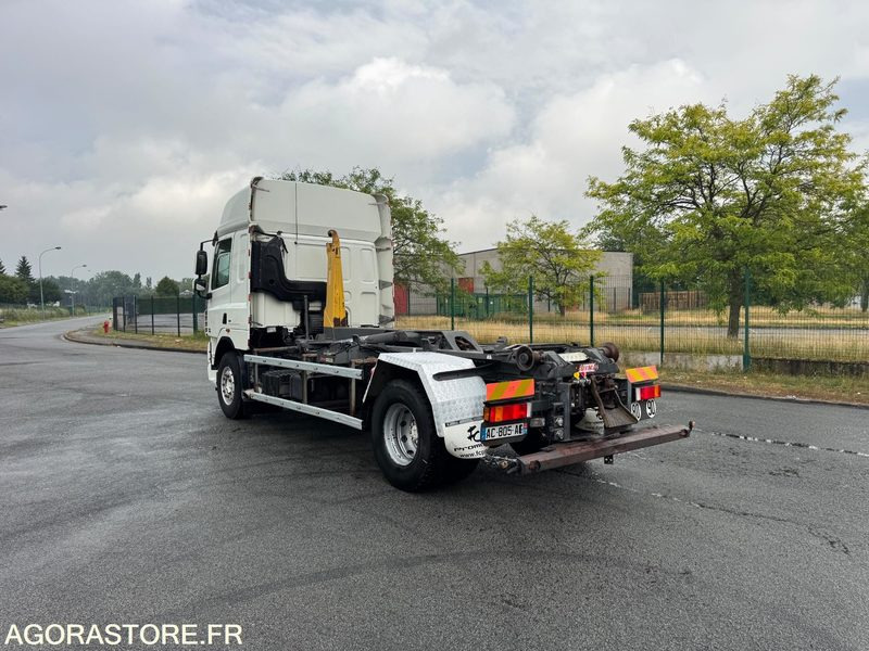 Porteur DAF CF460 19T Ampliroll GUIMA - 2009 - 801000km - Camion: photos 4 Porteur DAF CF460 19T Ampliroll GUIMA - 2009 - 801000km - Camion: photos 4