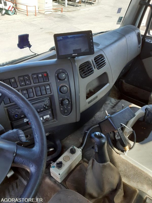 Crédit-bail  RENAULT 4x2 - KERAX 370 - 2008 / 274 727 km ( M5992 ) RENAULT 4x2 - KERAX 370 - 2008 / 274 727 km ( M5992 ): photos 15