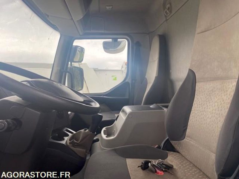 RENAULT MIDLUM 180 DXIFOURGON HAYON 260000 KM - Camion: photos 5 RENAULT MIDLUM 180 DXIFOURGON HAYON 260000 KM - Camion: photos 5
